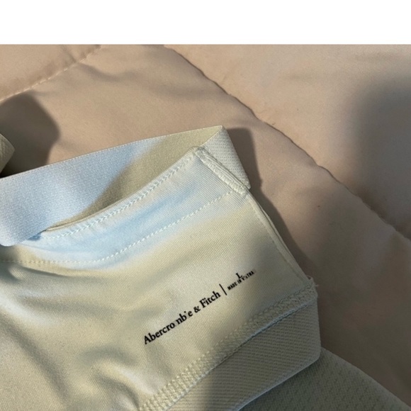 Abercrombie & Fitch matching workout set bra and seamless leggings - Picture 7 of 7